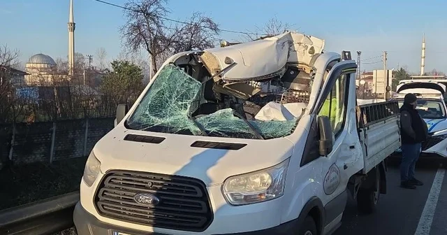 Samsun da tıra çarpan kamyonetin sürücüsü öldü Samsun Haberleri