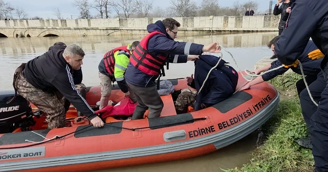 Eski Edirne Belediye Başkanı Hamit Sedefçi botla bahçesinden tahliye edildi Devlet Su İşleri nin kanal çalışmalarına tepki gösteren Sedefçi: Hata üstüne hata var Edirne Haberleri