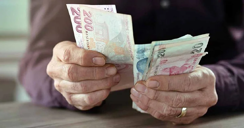 Emekli promosyonu 90 bin liraya kadar çıktı: 5 banka teklifini güncelledi