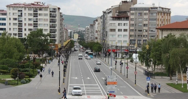 Sivas ta yılın ilk ayında 696 konut, 111 iş yeri satıldı Türkiye İstatistik Kurumu verilerine göre Sivas ta Ocak ayında 696 konut ve 111 iş yeri satıldı Sivas Haberleri