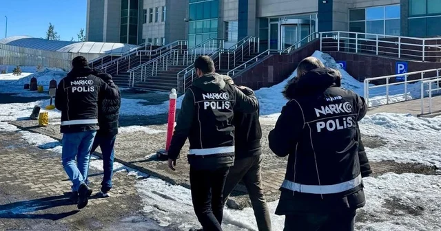 Peçeteye emdirilmiş 1104 içimlik bonzai ele geçirildi Kars Haberleri