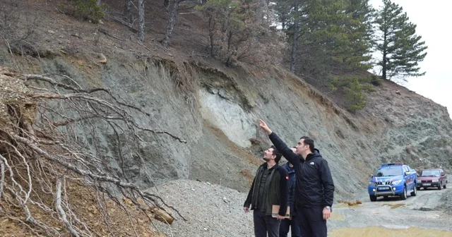 Baraj gölünde artan su seviyesi orman ve arazi yollarında heyelana neden oldu Afyonkarahisar Haberleri
