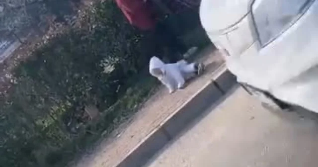 Dilenci kadınların kavgası kamerada: Kucağındaki bebek yere düştü Bursa Haberleri