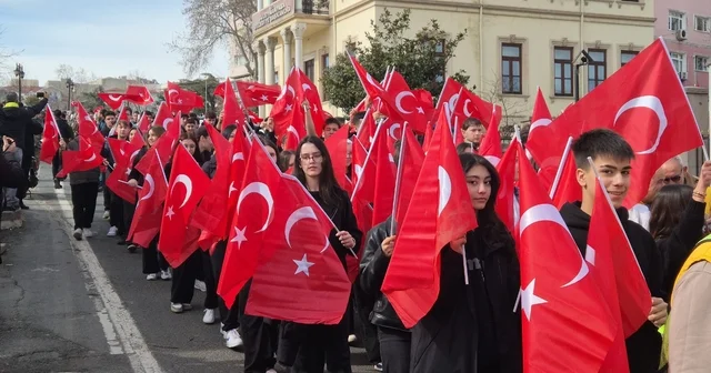 111 yıl sonra aynı ruh, aynı kararlılık 57. Alay ın Tekirdağ dan Çanakkale ye diriliş yürüyüşü 111 yıl sonra aynı ruhla canlandı Tekirdağ Haberleri