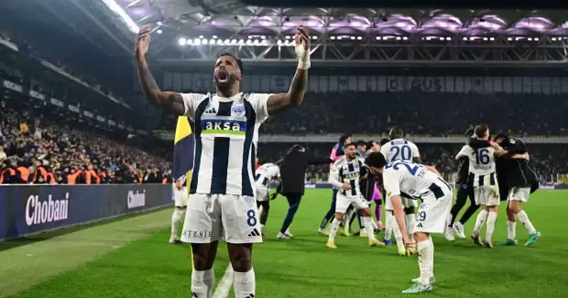 Kasımpaşa dan Fenerbahçe ye 90+11 göndermesi! Buz kestiren geri dönüş