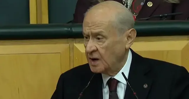 Devlet Bahçeli ‘Kabe’de Hacılar Hû der Allah’ ilahisine kayıtsız kalmadı: Celal Karatüre’yi tebrik etti VİDEO İZLE