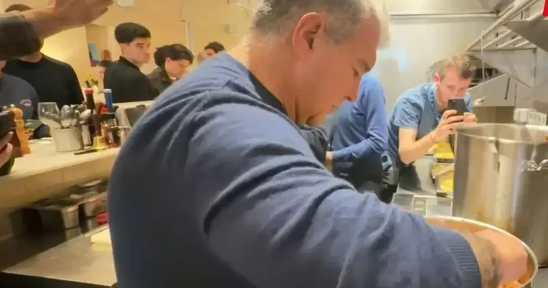 Barcelona Başkanı Joan Laporta, makarna yaptı