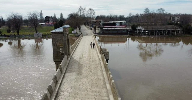 Edirne de nehirlerin debileri düşüşe geçti, köprüler yaya trafiğine açıldı Edirne Haberleri