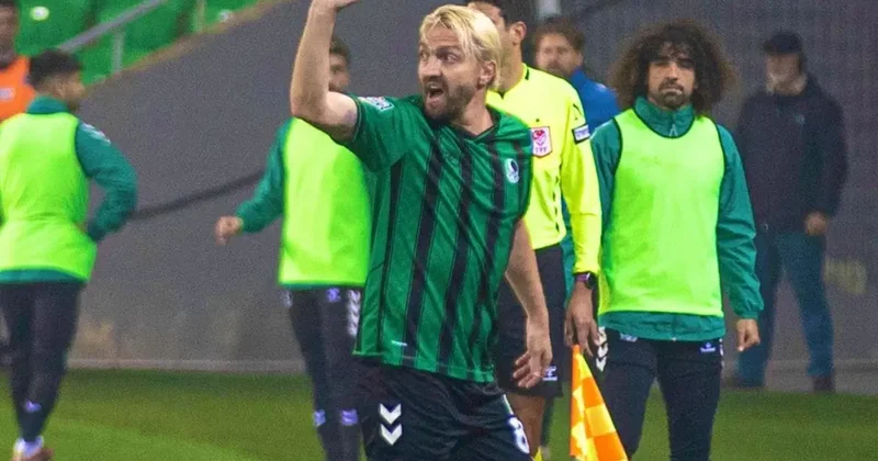 Caner Erkin in gördüğü kırmızı kart tartışma yarattı! Herkes aynı yorumu yapıyor