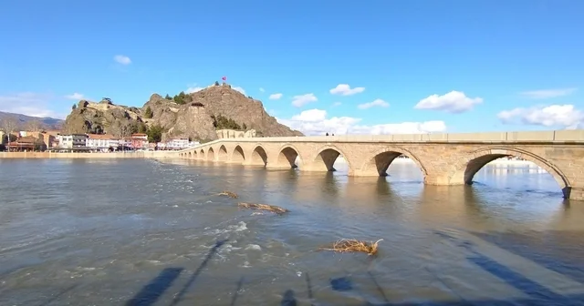 Çorum da kış yağışlarıyla Kızılırmak ın debisi yükseldi Çorum Haberleri