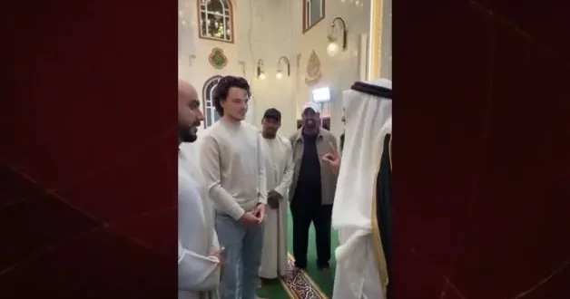 Ramazan ayının maneviyatından etkilenen İtalyan genç Müslüman oldu