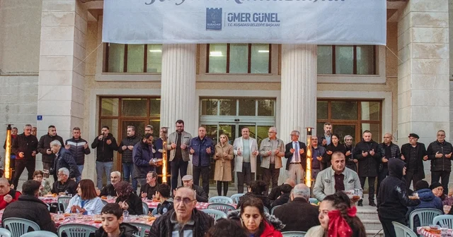 Davutlar da oruçlar Kuşadası Belediyesi nin iftar sofrasında açıldı Aydın Haberleri
