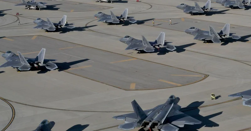 WP: ABD, İran ile 2. tur görüşmelerden bu yana bölgeye yakın 150 uçak daha kaydırdı