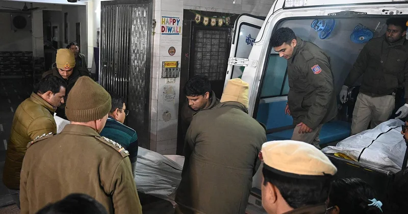 Hindistan da ambulans uçağın düşmesi sonucu 7 kişi öldü