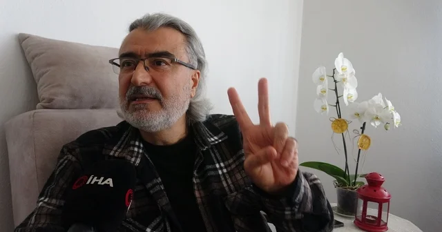 28 Şubat mağduru Şimşek: Başörtülü eşimi ticari taksi ile gece arka koltukta saklayıp lojmana geçiriyordum Disiplinsizlik sebebiyle ordudan atıldı, 2011 yılında çıkan kanunla geri döndü Hakan Şimşek: Biz bir helalleşme bekliyoruz Antalya Haberleri