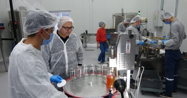 Arıcılar teknolojiyi yakından takip ediyor: Devlet desteğiyle modern tesis kurdu, 40 kişiye istihdam sağladı Mersin Haberleri