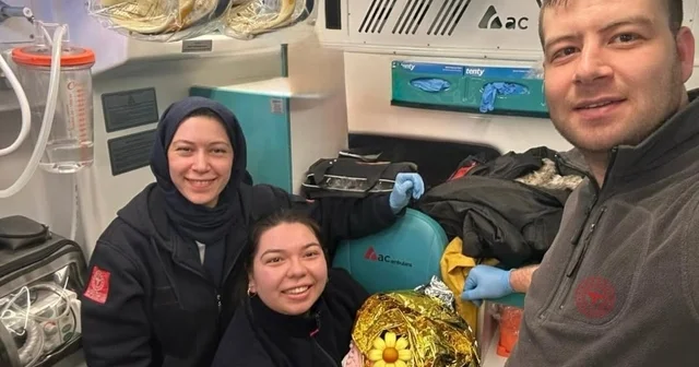 Dünyaya gözlerini ambulansta açtı Çanakkale Haberleri
