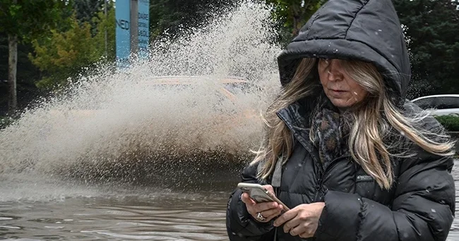 Kuvvetli sağanak geliyor! Meteoroloji tarih vererek uyardı: Yağış, fırtına ve kar... Tüm yurtta alarm