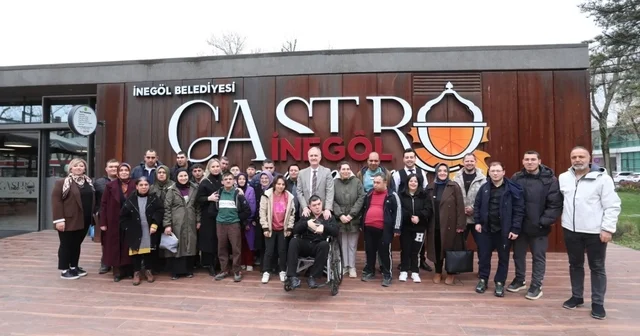 Alper Taban, Engelsiz Yaşam Merkezi öğrencileriyle kahvaltıda buluştu Bursa Haberleri