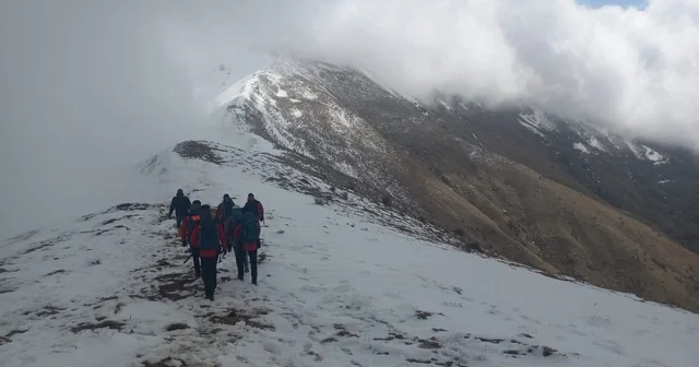 Kayıp amatör dağcı sığındığı bağ evinde sağ bulundu İzmir Haberleri