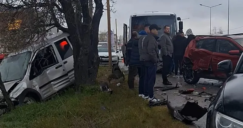 6 araçlı zincirleme kaza saniye saniye kamerada