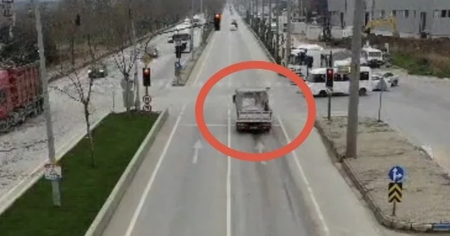 Bursa da kırmızı ışık ihlali yapan araçlar dron ile böyle tespit edildi Bursa Haberleri