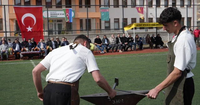 Bayburt ta Nevruz coşkusu: Bayram ateşi yakıldı, örste demir dövüldü Bayburt Haberleri
