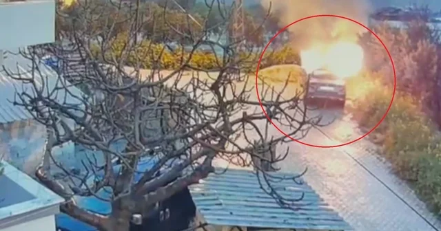 Park halindeki otomobili benzin döküp kundaklamak isterken kendini yaktı Hatay Haberleri