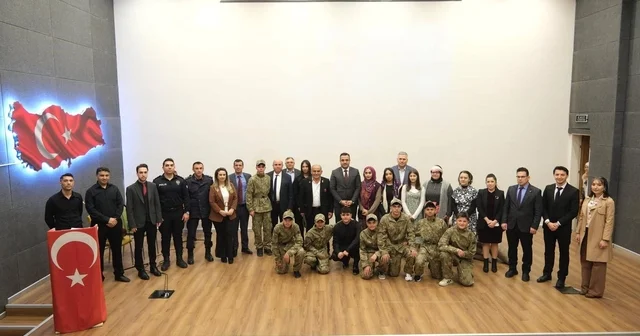 Öğrencilerin hazırladığı program büyük beğeni topladı Manisa Haberleri