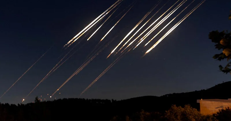 İran medyası: İsfahan ve Hürremşehr kentlerindeki enerji altyapıları hedef alındı