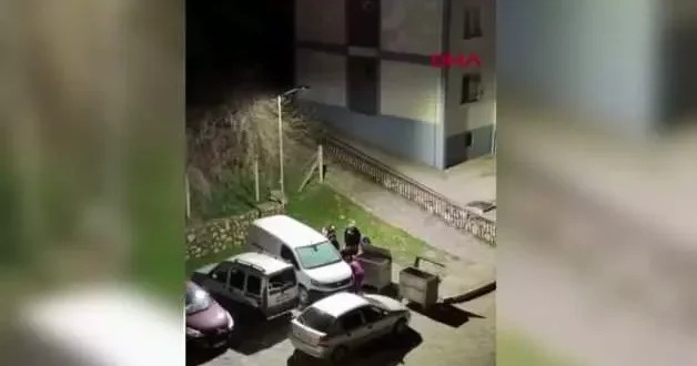 Eski eşiyle tartışan şahsa komşular meydan dayağı attı