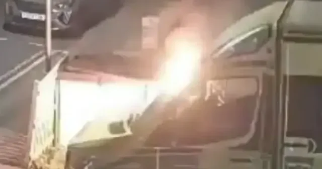 Londra da Yahudi ambulansları kundaklandı: Olayda Mossad ın imzası bulunuyor VİDEO İZLE