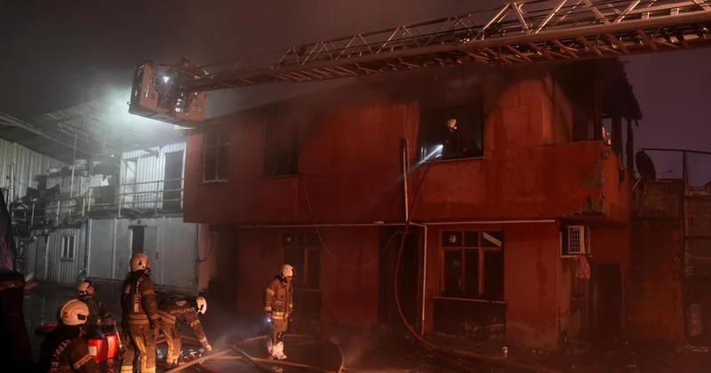 Trafoda başlayan yangın kömür deposuna sıçradı