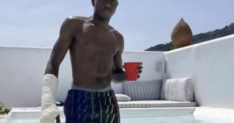 Tartışma yaratan kare! Ne yapıyorsun Osimhen