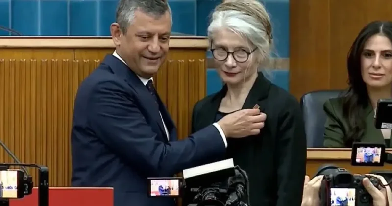 Emine Ülker Tarhan 12 yıl sonra CHP ye döndü