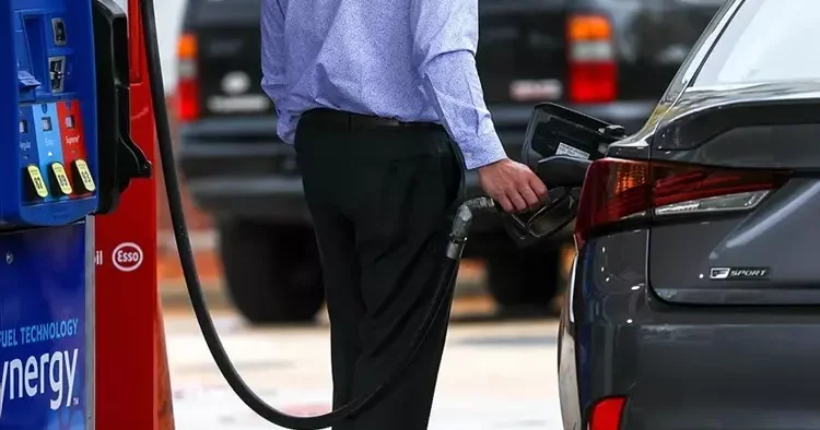 Hürmüz kapandı, pompalar alev aldı! ABD’de alarm