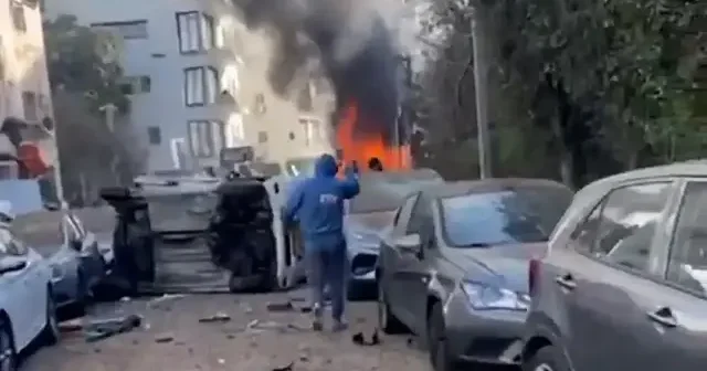 Demir Kubbe çaresiz kaldı: İran’ın füzeleri sonrası Tel Aviv alev alev VİDEO İZLE