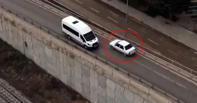 Kırıkkale de ehliyetsiz bir sürücü trafik denetiminden kaçmak için ters yöne girdi VİDEO İZLE