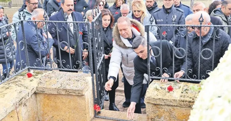 Aşık Veysel mezarı başında anıldı