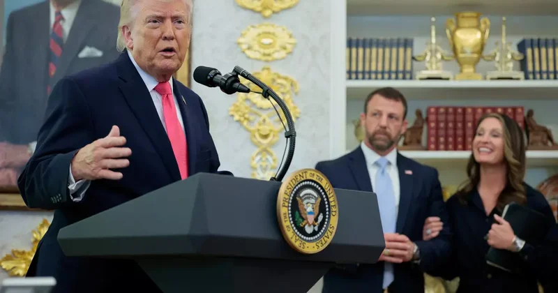 İran Vurduk demişti! Trump tan USS Abraham Lincoln uçak gemisi açıklaması: 100 füze fırlattılar