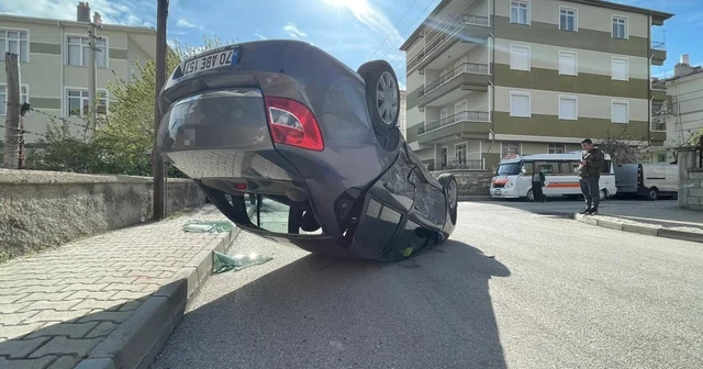 Karaman da çarpışan otomobillerden biri takla atarak ters döndü: 1 yaralı Karaman Haberleri