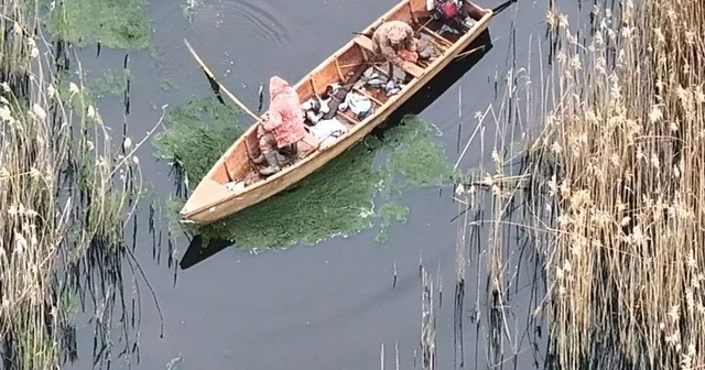 Eber Gölü nde kaçak avlanan 4 kişi dron ile tespit edildi Afyonkarahisar Haberleri