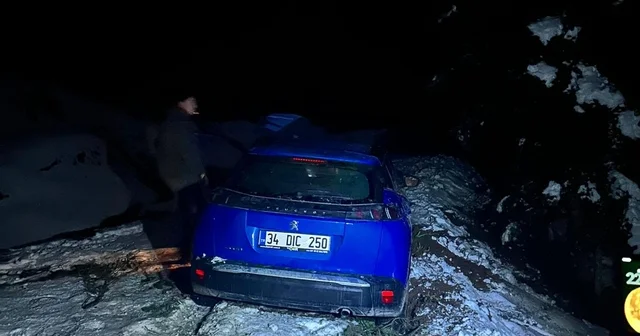 Yaylada araçları kara saplanan tatilciler kurtarıldı Bolu Haberleri