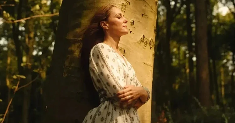 Herkes ona gıpta ederken ölümle savaşıyordu… Sanki prenses değil orman perisi… Ağaçlar en yakın dostu oldu