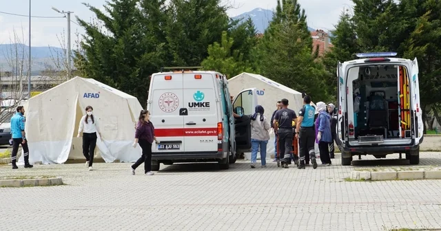 Tatbikat için canlı canlı tabuta girdi Tatbikatta senaryo gereği ölen görevliyi tabuta koyup taşıdılar Afyonkarahisar Haberleri