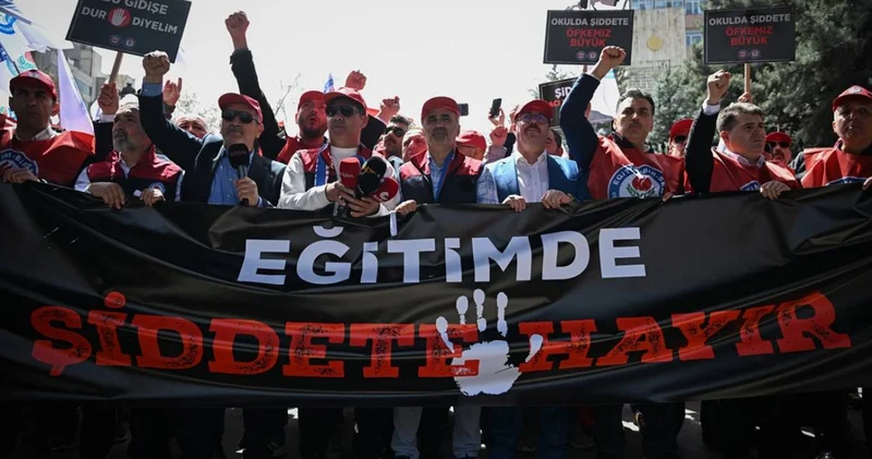 Öğretmenler geleceği inşa ederken kendi gelecekleri neden güvencesiz?