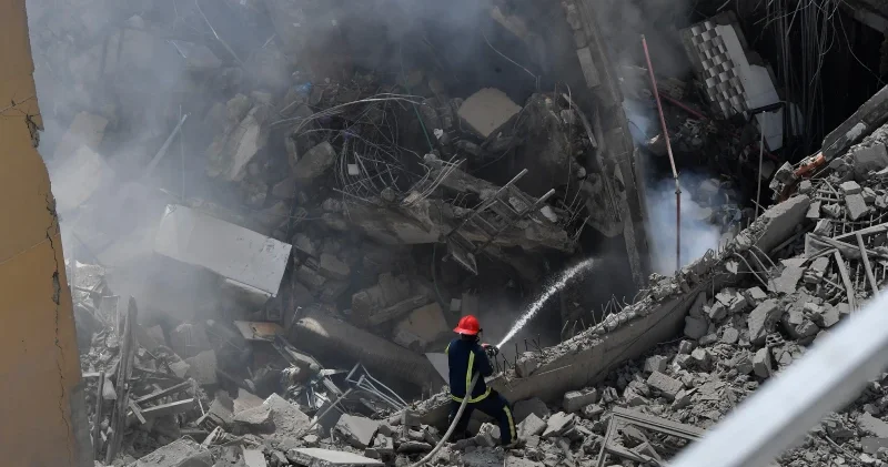 Katil İsrail in gece Lübnan ın güneyine düzenlediği hava saldırısında 2 kişi hayatını kaybetti Ortadoğu Haberleri