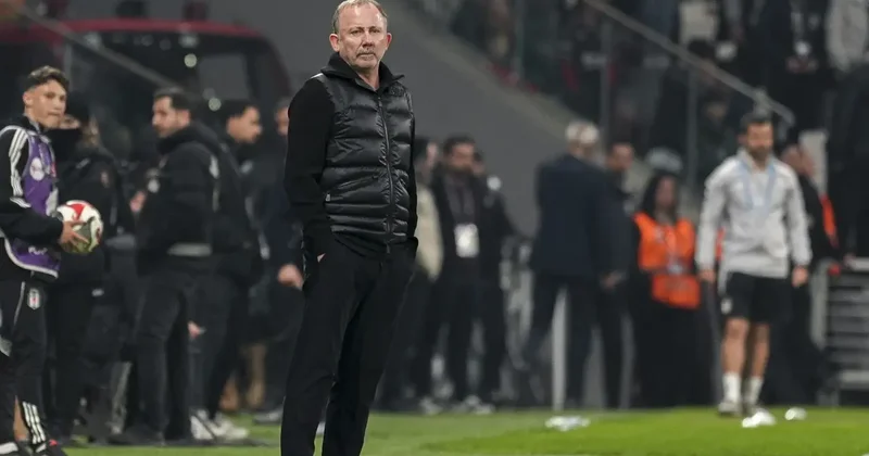 Sergen Yalçın: Tutunabileceğimiz tek dal