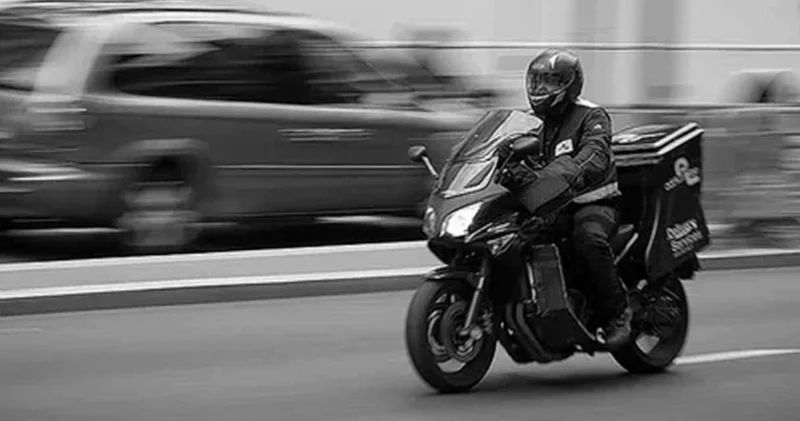 Beyaz yakalıların mesaisi bitmiyor: Akşamları kurye ya da taksici oluyorlar!