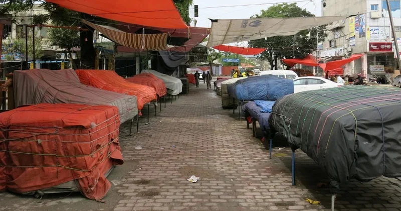 Kentte sebze meyve kalmadı 2 haftada raflar boşaldı: Atılacak imzayı bekliyorlar Sözcü Gazetesi